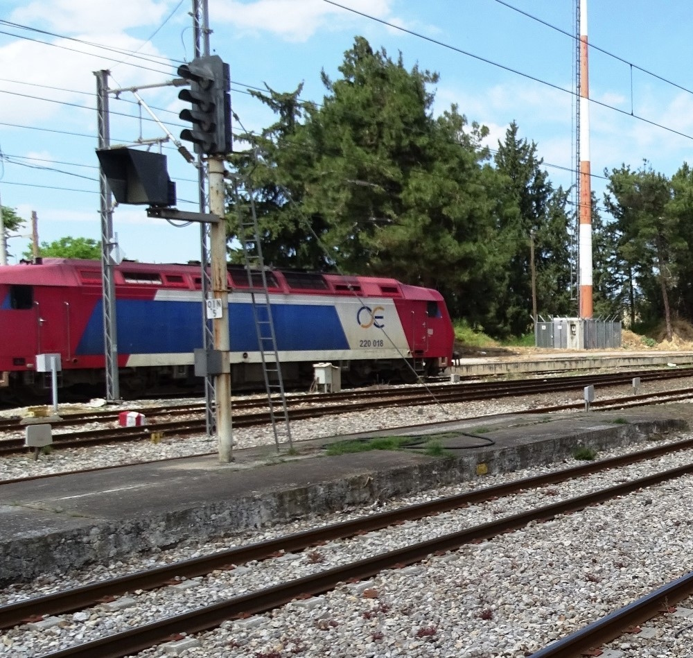 Παγίδα θανάτου η σιδηροδρομική γραμμή Θεσσαλονίκη – Στρυμώνας: Καθιζήσεις, δυσλειτουργίες και μεγάλες φθορές