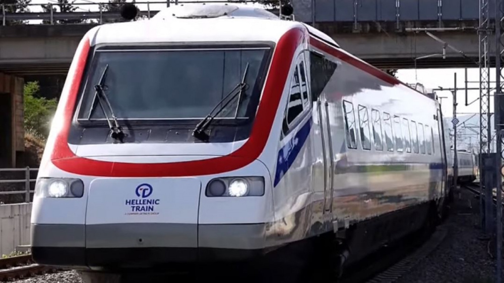 Ξεκινούν σήμερα τα δρομολόγια του Intercity μεταξύ Αθήνας και Θεσσαλονίκης – Η συμβολική κίνηση όταν περάσει το τρένο από το σημείο της τραγωδίας