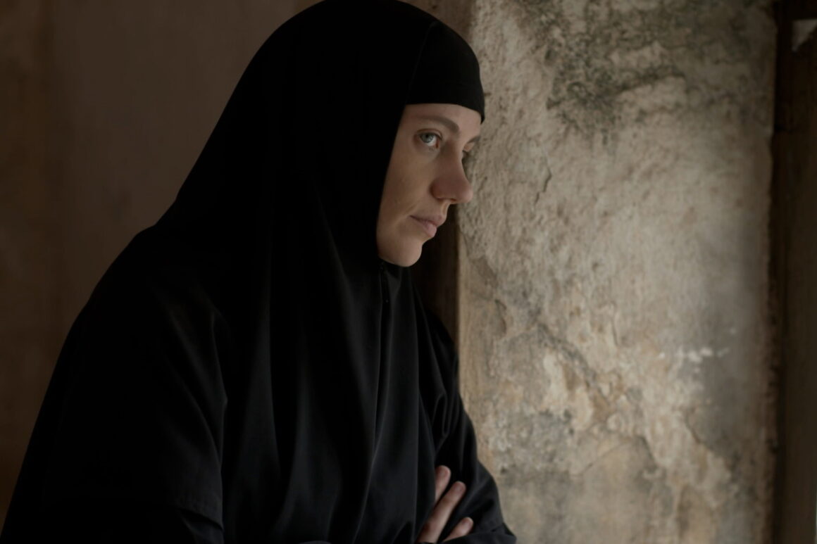 «Μαύρο Ρόδο»: Η Ελισάβετ έχει καταρρεύσει, επιστρέφει στο μοναστήρι και ο Πέτρος προσπαθεί με κάθε τρόπο να επικοινωνήσει μαζί της