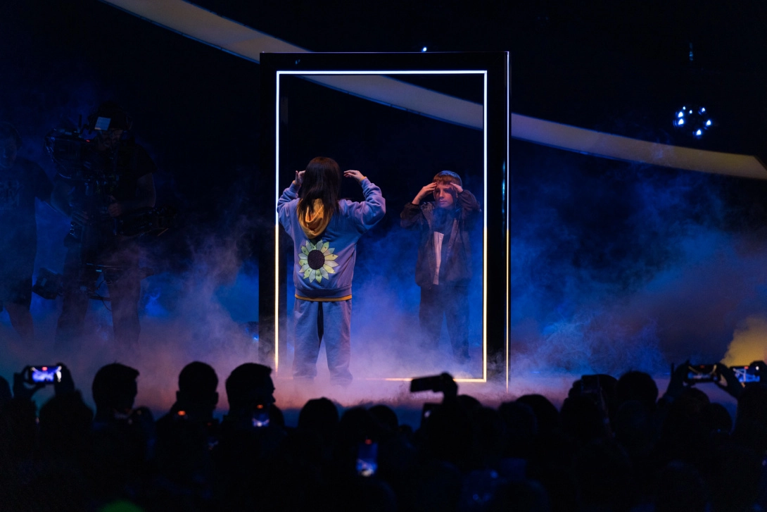 Eurovision 2023 – Α΄ημιτελικός: Η συμβολική έναρξη, το καλωσόρισμα Κοζάκου στη Μελιτά και ο αέρας 80s