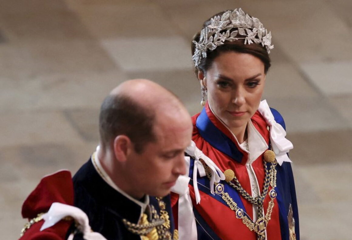 Κέιτ Μίντλετον: Κατατρόμαξε στην τελετή στέψης του Βασιλιά Καρόλου – Η στιγμή που «έχασε» τον πρίγκιπα Τζόρτζ