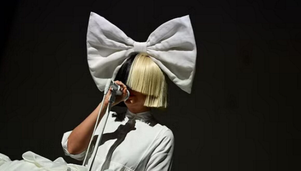 Sia: «Είμαι στα φάσμα του αυτισμού και είμαι σε ανάρρωση»