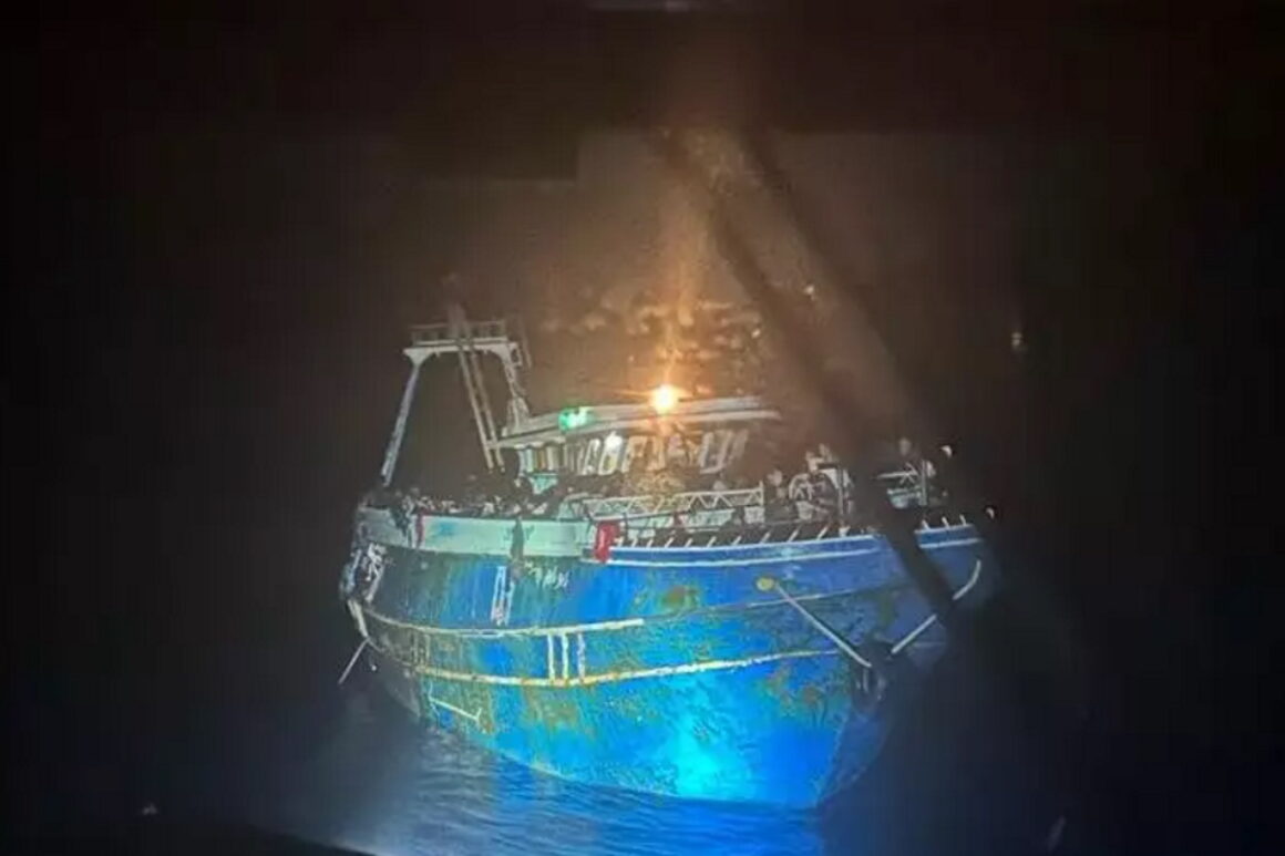 Πύλος: Νέα φωτογραφία – ντοκουμέντο του σκάφους λίγο πριν βυθιστεί