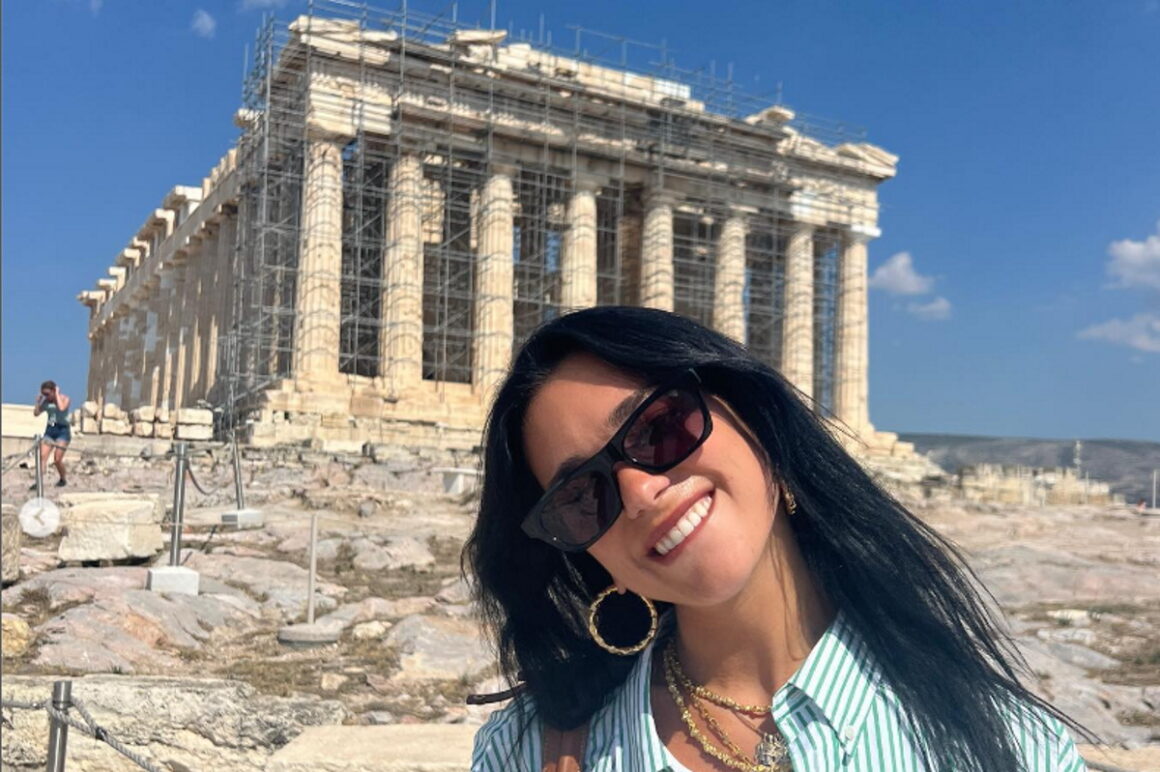 Dua Lipa: Η φωτογραφία από την Ακρόπολη και τα σχόλια των Ελληνίδων celebrities