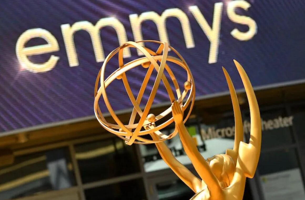 Βραβεία Emmy: Αναβάλλεται η τελετή απονομής λόγω της απεργίας στο Χόλιγουντ