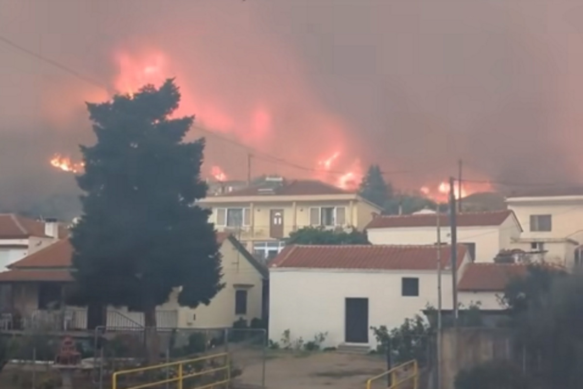Φωτιές: Μάχη με τις φλόγες – Εκκένωση οικισμών σε Εύβοια, Βοιωτία, Έβρο και Καβάλα