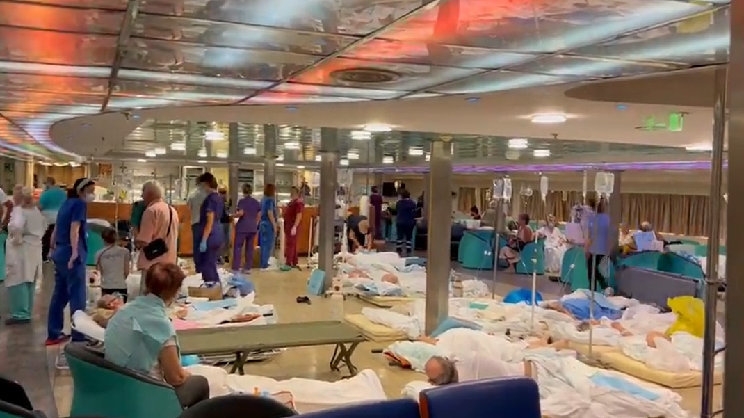 Ο Έβρος φλέγεται: Σε πλοίο οι ασθενείς του νοσοκομείου της Αλεξανδρούπολης – «Συνθήκες πολέμου» δηλώνουν οι γιατροί