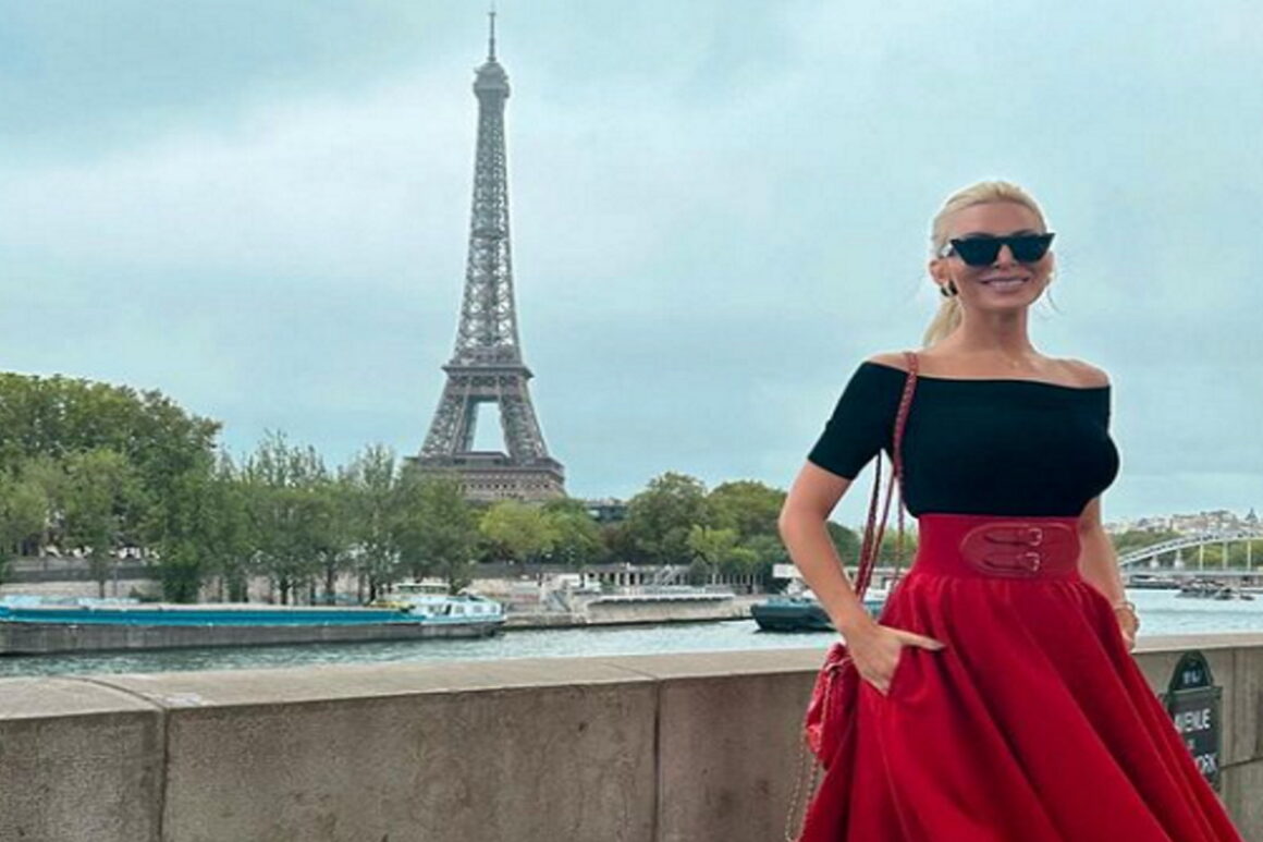 Κατερίνα Καινούργιου: Ποζάρει σαν άλλη “Emily in Paris” μπροστά από τον Πύργο του Άιφελ
