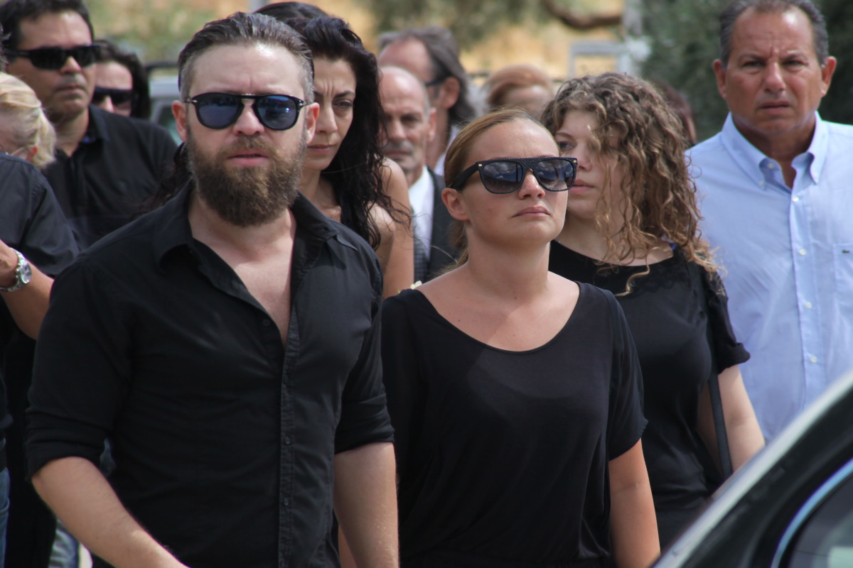 Αντώνης Βαρδής: Συγκινεί η κόρη του στη συναυλία-αφιέρωμα – «Μας βλέπει και είναι έξαλλος»
