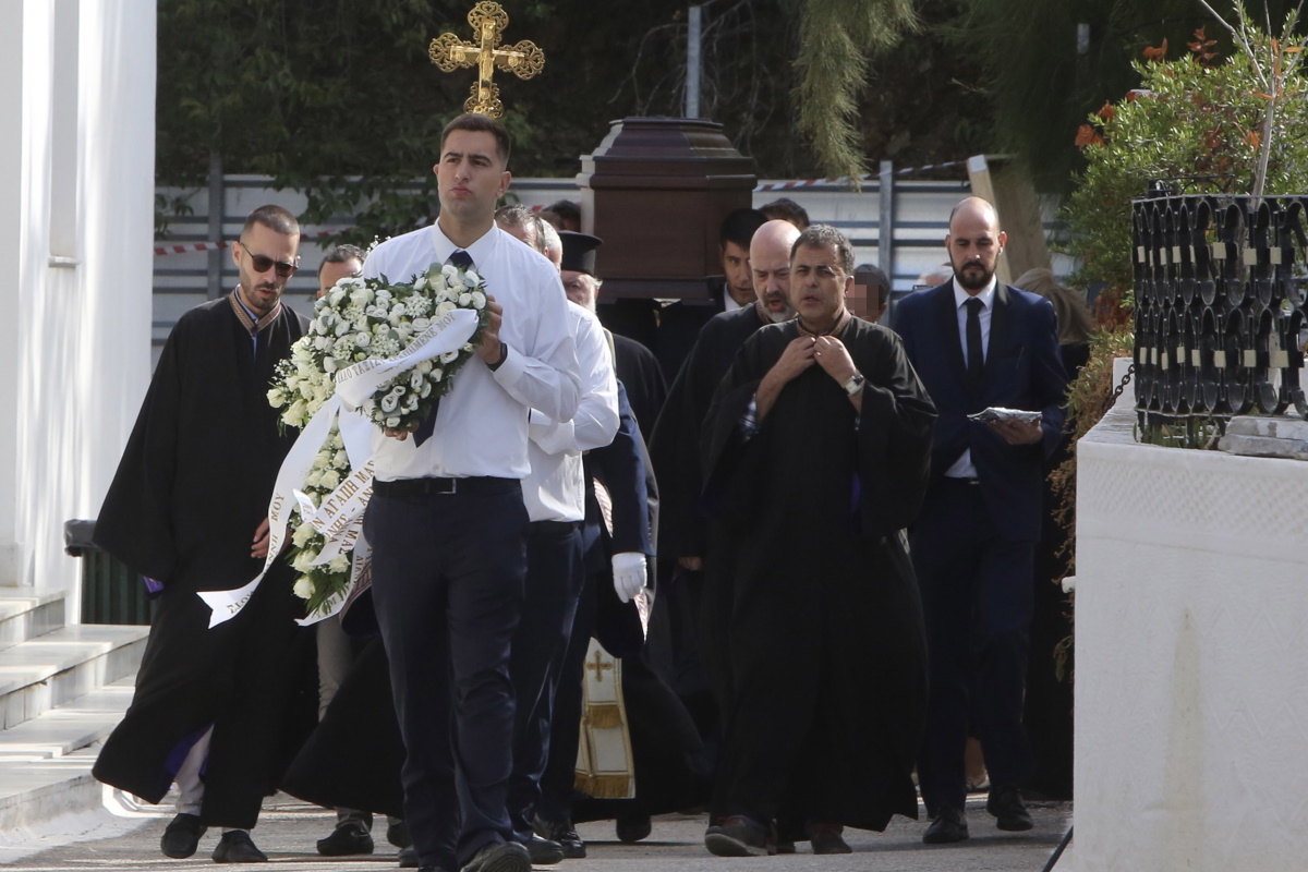 Γιάννης Βουράκης: Θλίψη στην κηδεία του γνωστού κοσμηματοπώλη