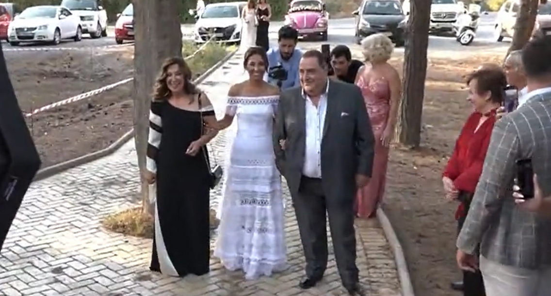 Βασίλης Καρράς: Η αδυναμία στην κόρη του και η ευτυχία να τη δει νύφη πριν από 4 χρόνια