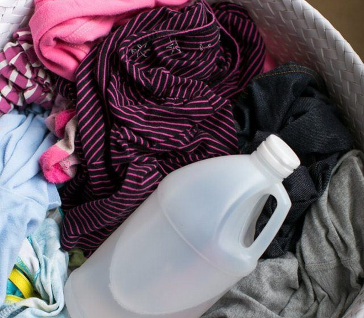 TikTok: Ήξερες ότι το κινητό σου μπορεί να σε διευκολύνει για το πλύσιμο των ρούχων;