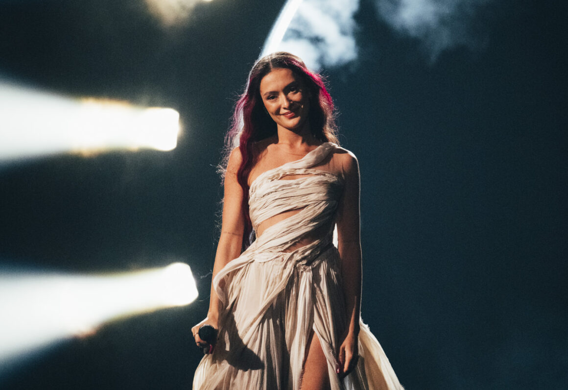 Eurovision – Eden Gola: Η Ισραηλινή τραγουδίστρια στο Πρωινό ΣουΣού – «Κάναμε σπουδαία δουλειά»
