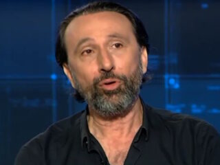 Ρένος Χαραλαμπίδης: «Μισώ τη σοβαροφάνεια, μισώ τους κουλτουριάρηδες, πάντα ήμουν ένα λαϊκό παιδί»