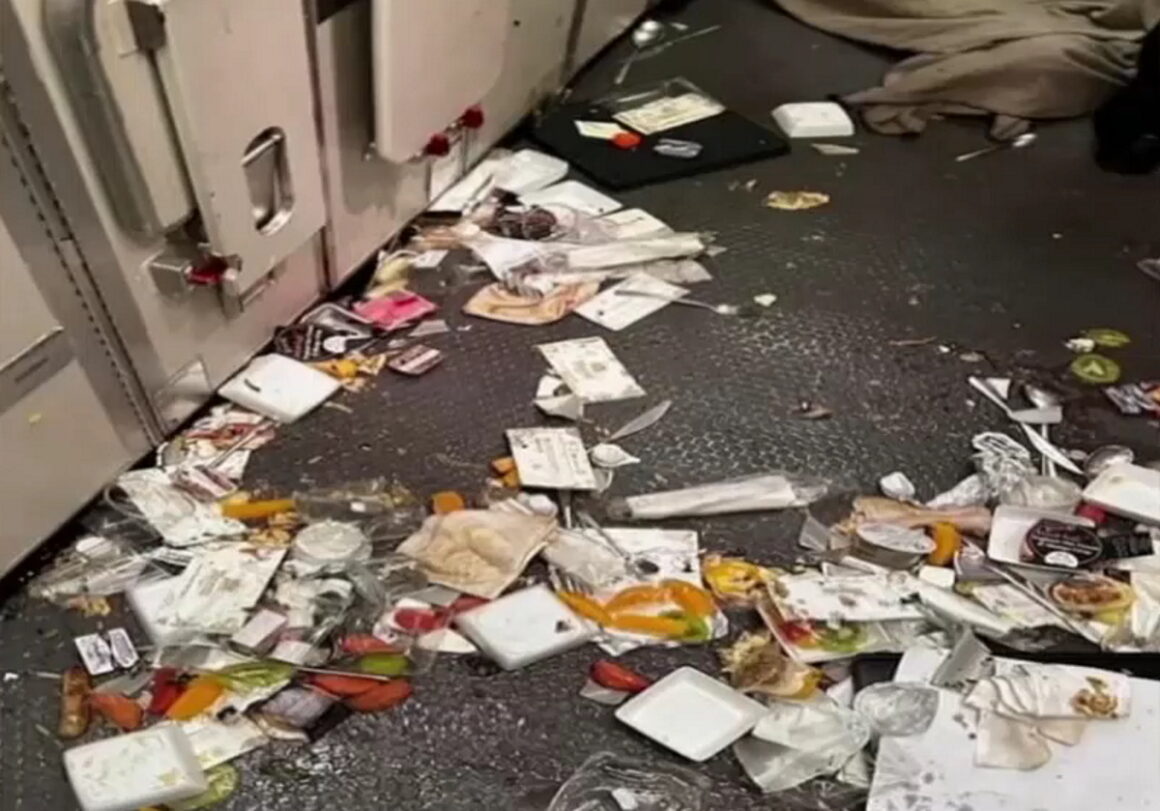 Singapore Airlines: Ένας 73χρονος νεκρός και επτά επιβάτες σε κρίσιμη κατάσταση από τις σφοδρές αναταράξεις