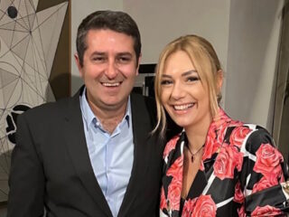Γιώργος Μυλωνάκης: Σύζυγος της Τίνας Μεσσαροπούλου ο νέος υφυπουργός παρά τω πρωθυπουργώ