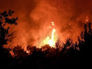Πυρκαγιά στην Κερατέα – Ήχησε το 112 – Ισχυρές πυροσβεστικές δυνάμεις στο σημείο