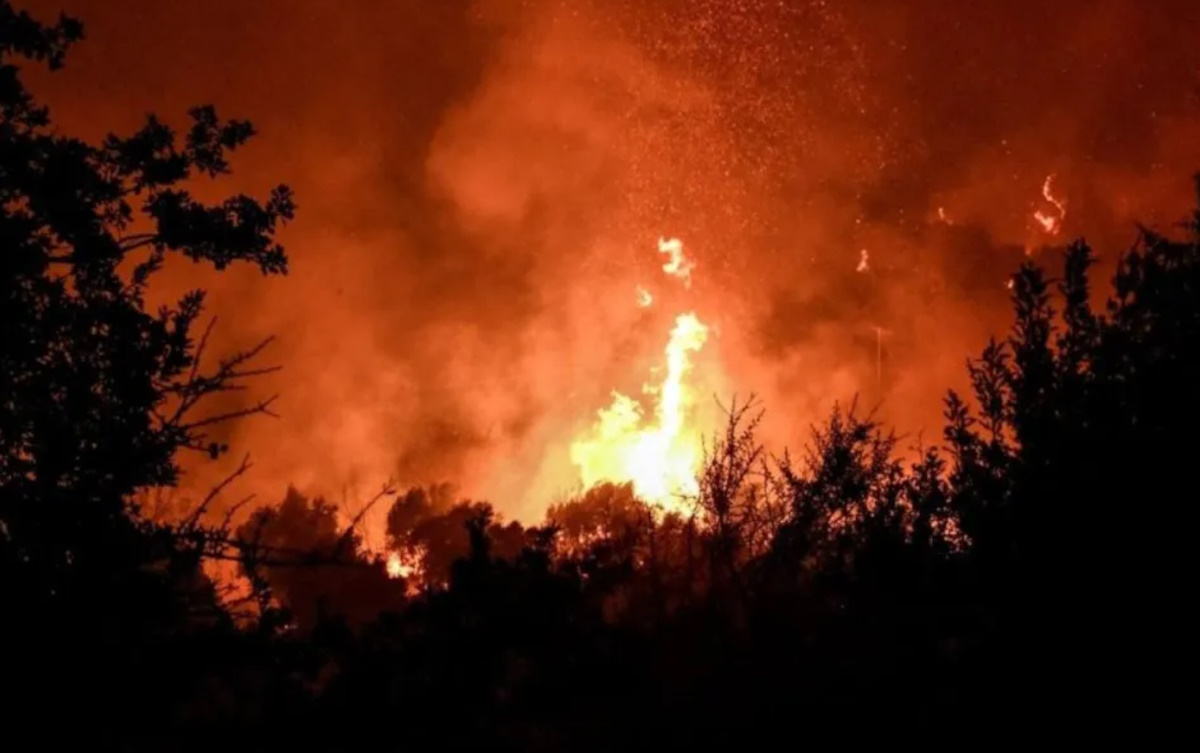 Πυρκαγιά στην Κερατέα – Ήχησε το 112 – Ισχυρές πυροσβεστικές δυνάμεις στο σημείο